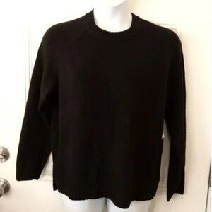 Time and Tru black long sleeve crew neck pullover sweater